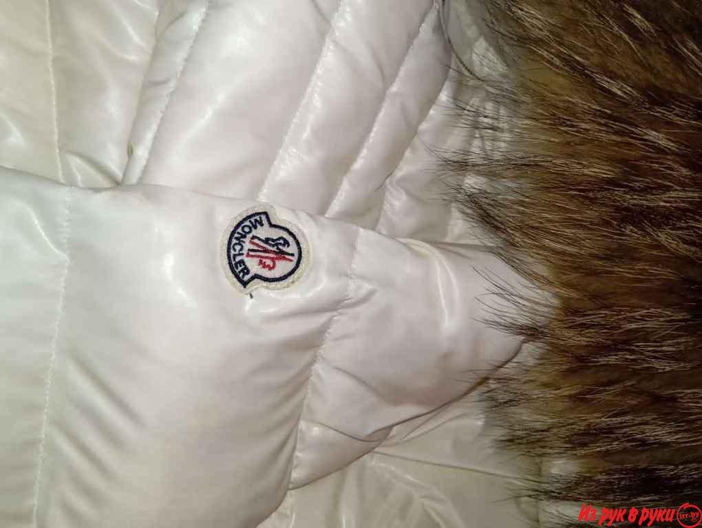 Наполнитель натуральный пух, мех натуральный енот. Фирма Moncler. Подо