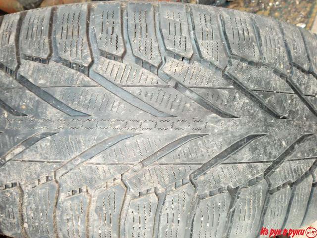 пара Nokian Hakapelita R2 SUV 235/65 r18 остаток 4-5 мм 60 уе за пару 