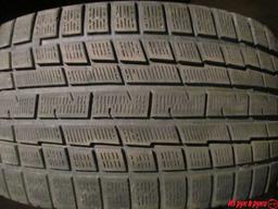 пара Yokohama ice guard 205/50 r17 остаток 3-4 мм 40 уе за пару