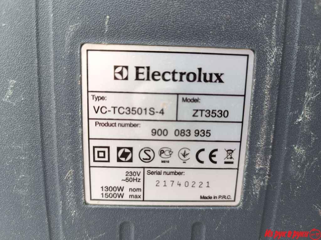 Пылесос ELECTROLUX с контейнером для мусора