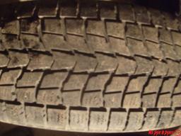 пара Dunlop grandtrek SJ6 235/70 r15 остаток 3-4-5 мм – 22 уе за пару 