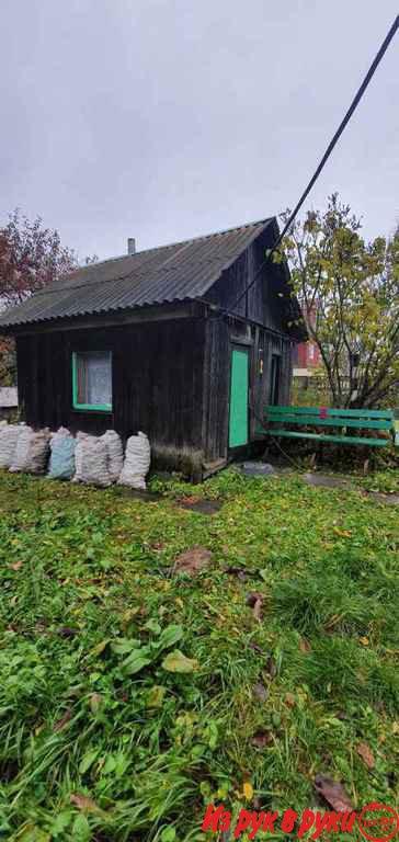 Продаётся небольшой домик в д.Барсуки на земельном участке площадью 14