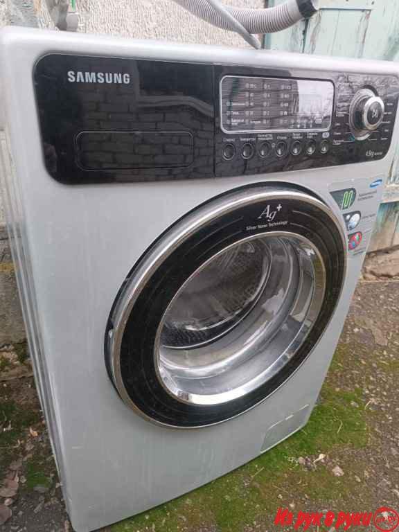 Стиралка Samsung WF7452S9R 4.5 кг очень компактная
.
Простая и надёжна