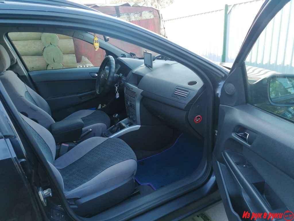 Opel Astra, универсал, 2009 г.в., механика, 1.4 л, цвет: черный