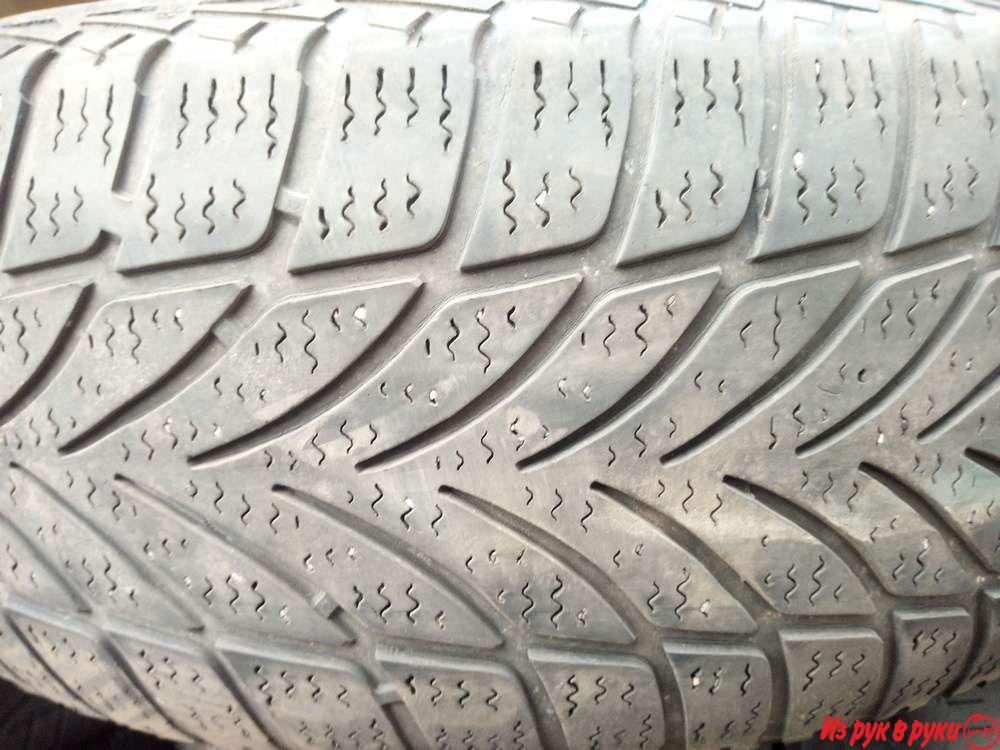 пара Goodyear Ultra Grip ice 2 185/65 r15 остаток 3-4 мм 25 уе за пару