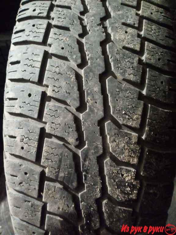 пара Roadstone radial 225/70 r16 остаток 3 мм 20 уе за пару