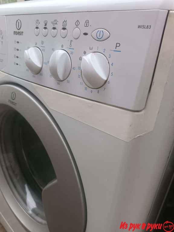 Стиралка Indesit WISL 83 А+ 4.5 кг 800 об узкая 40 см 
.
Простая и над