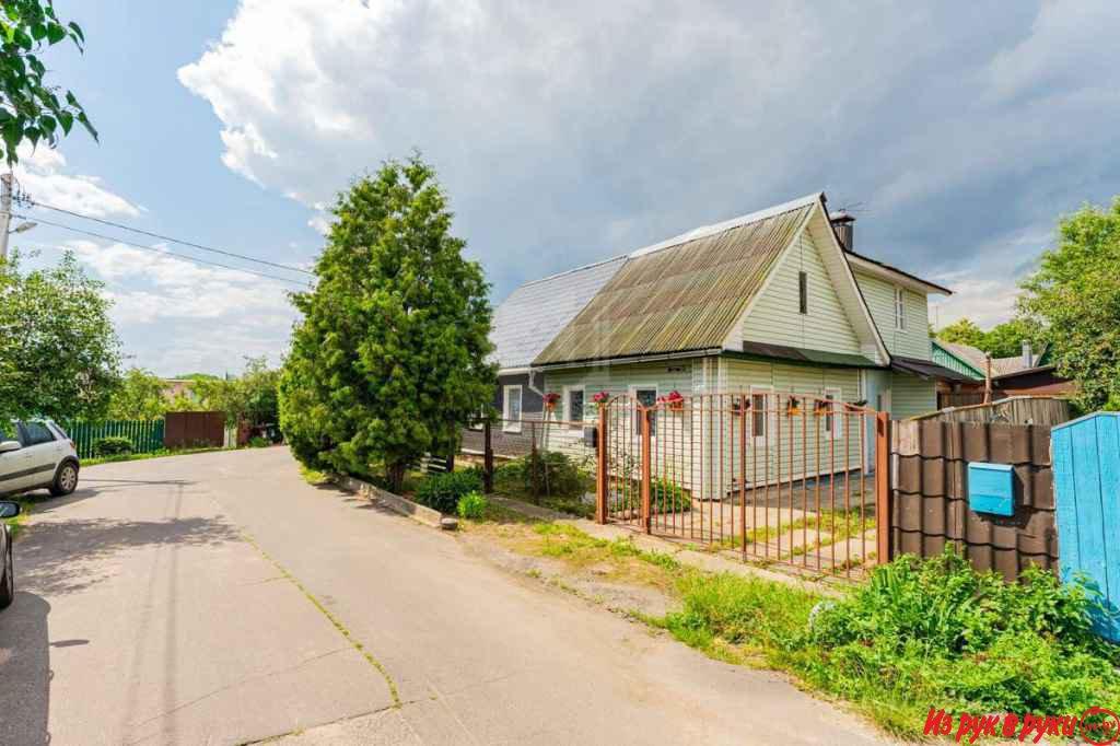 Продается полдома для загородной жизни в центре Минска!

 

На первом 