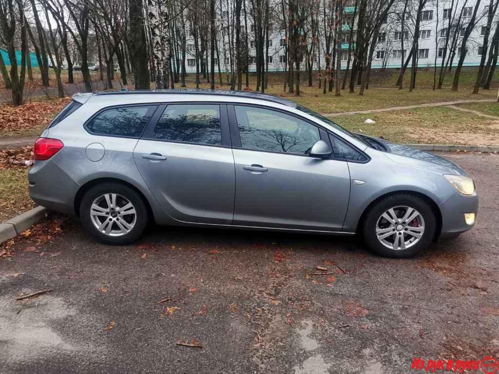 Opel Astra, универсал, 2010 г.в., механика, 1.7 л, цвет: серый металли