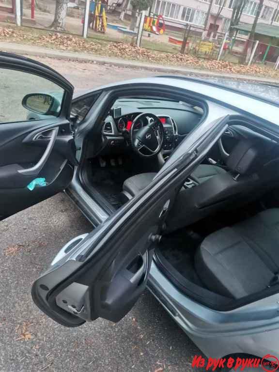 Opel Astra, универсал, 2010 г.в., механика, 1.7 л, цвет: серый металли