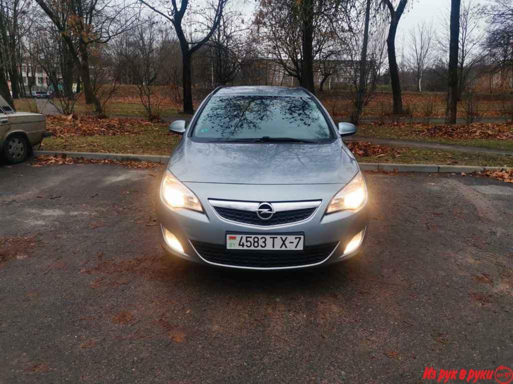 Opel Astra, универсал, 2010 г.в., механика, 1.7 л, цвет: серый металли