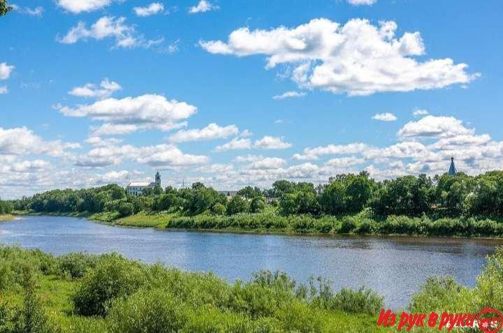 Продаётся дом на берегу западной Двины и речки Друйка,
 тихое живопис