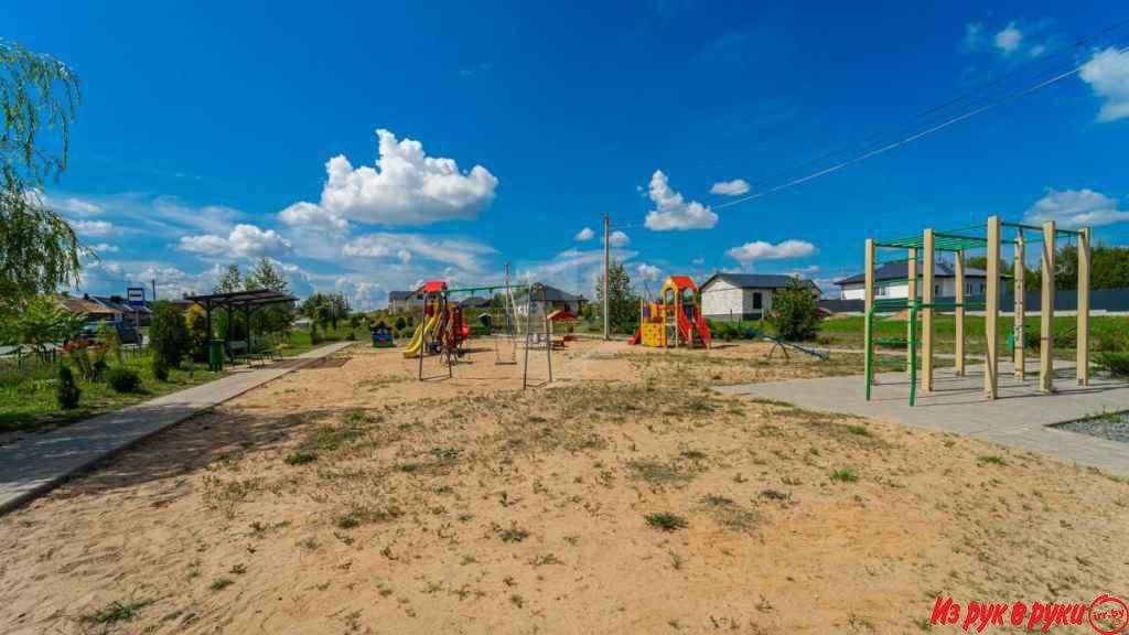 Просторный дом в коттеджной застройке «Lipki Village» в городе-спутник