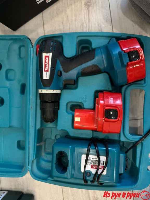 Продам шуруповерт makita 6271dwpe.В комплекте две батареи (не держат з