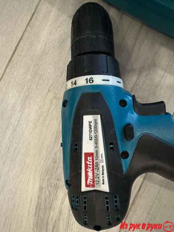 Продам шуруповерт makita 6271dwpe.В комплекте две батареи (не держат з