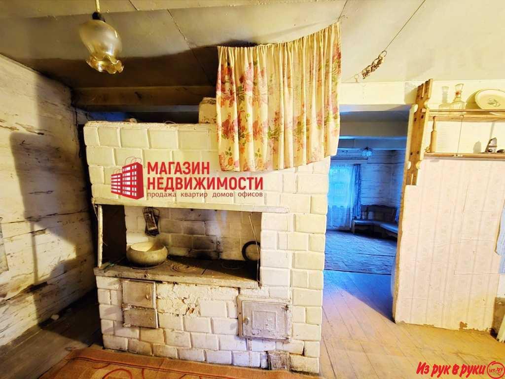 В продаже старинный дом с участком земли в 25 соток, который расположе