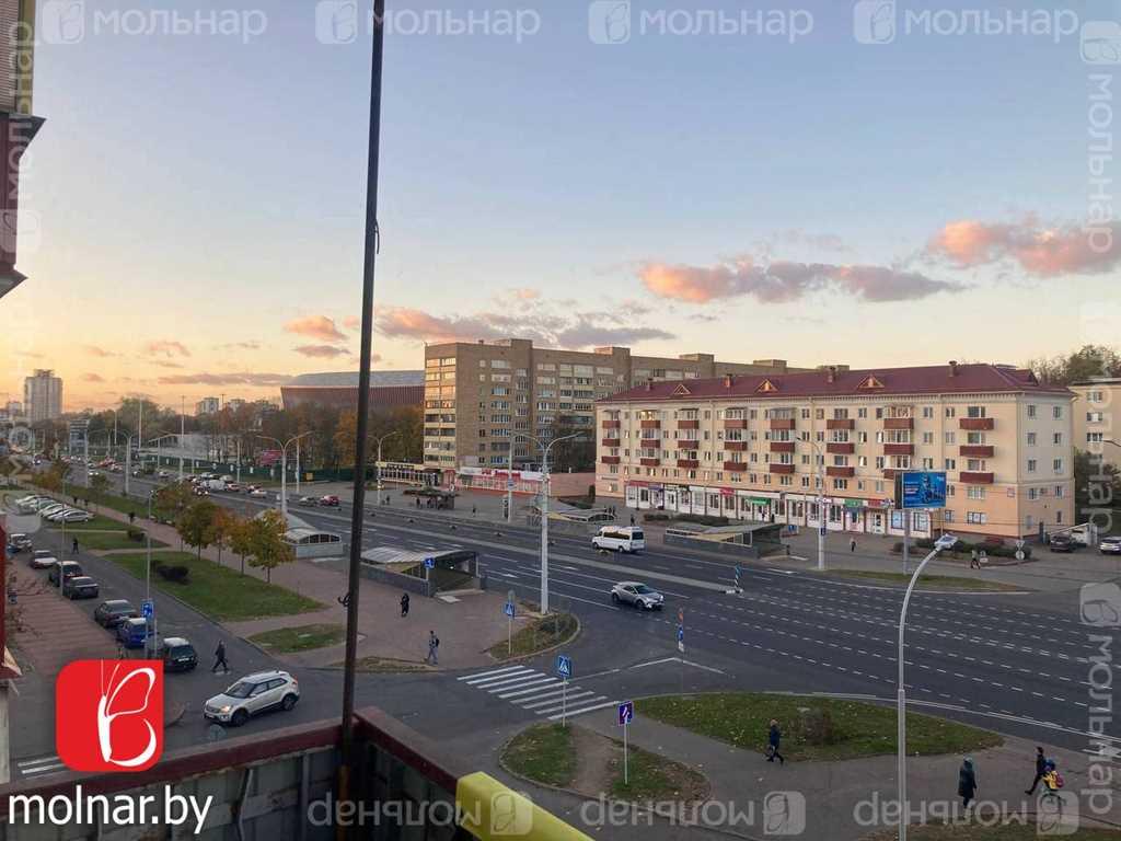 Продам тёплую, светлую квартиру с окнами на пр.Партизанский.