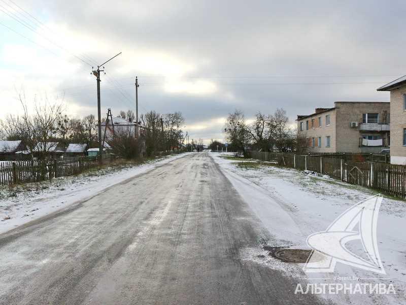 Здание нежилое в Каменецком районе в собственность