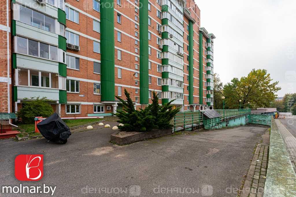 Четырехкомнатная квартира в 7 минутах от станции метро "Академия наук"