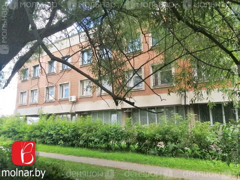 Продажа части здания, 1050 м2, возле метро "Молодёжная".