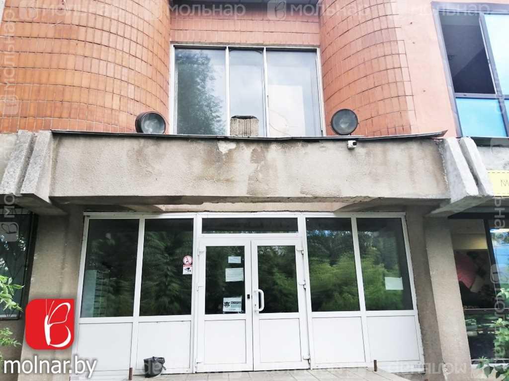 Продажа части здания, 1050 м2, возле метро "Молодёжная".