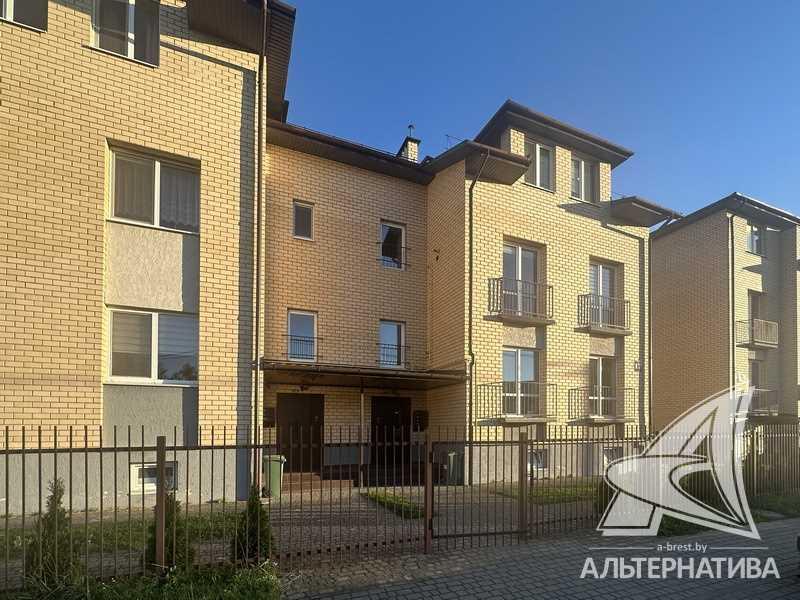 Продажа двухкомнатной квартиры в Бресте, ул. Центральная