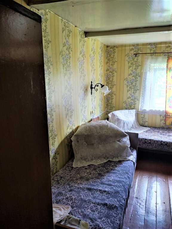 КРЕПКИЙ ДЕРЕВЯННЫЙ ДОМ В ОКРУЖЕНИИ ЛЕСА ВБЛИЗИ РЕЧКИ «НЕМАН»