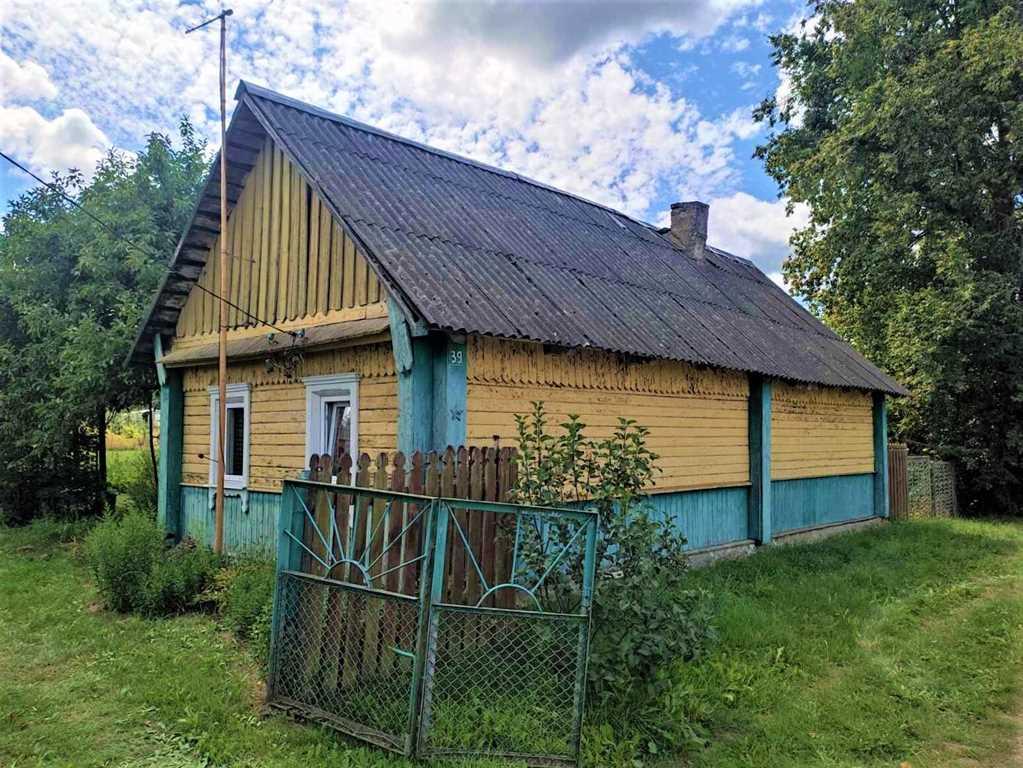 КРЕПКИЙ ДЕРЕВЯННЫЙ ДОМ В ОКРУЖЕНИИ ЛЕСА ВБЛИЗИ РЕЧКИ «НЕМАН»