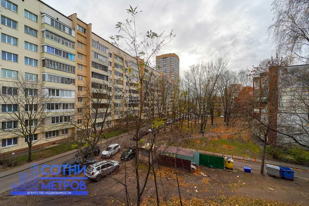 Продается трехкомнатная квартира в тихом центре на ул. Кольцова.