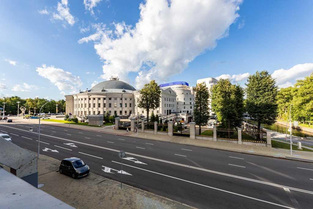 Классическая квартира для истинных ценителей в самом центре Минска