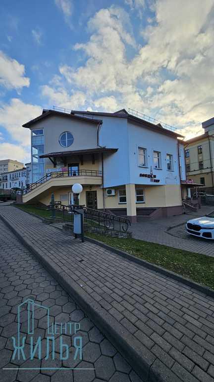 В центре сдаётся торгово-офисное помещение