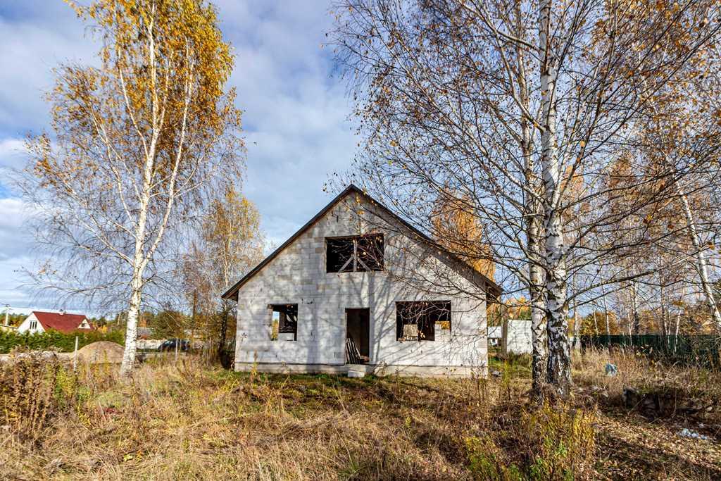 Дом  в красивом  месте.