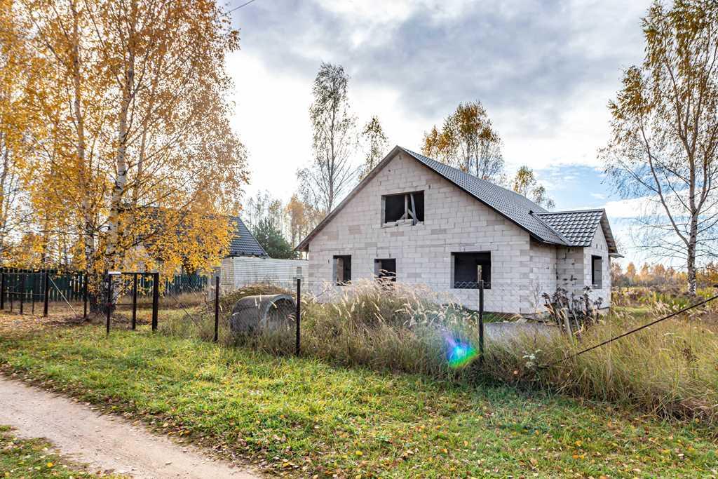 Дом  в красивом  месте.