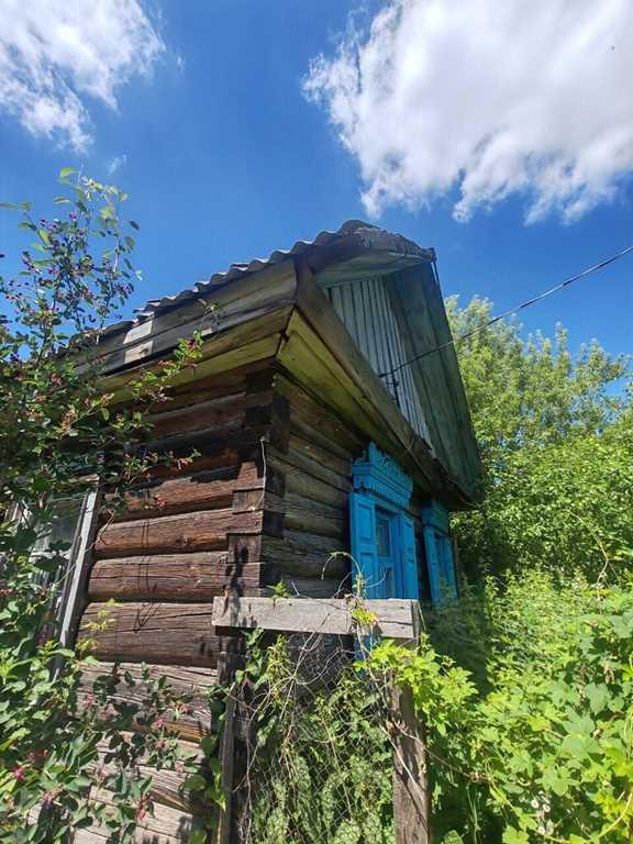 Продаётся дом в центре поселка Уваровичи, ул. Ленина.
Дом под реконст